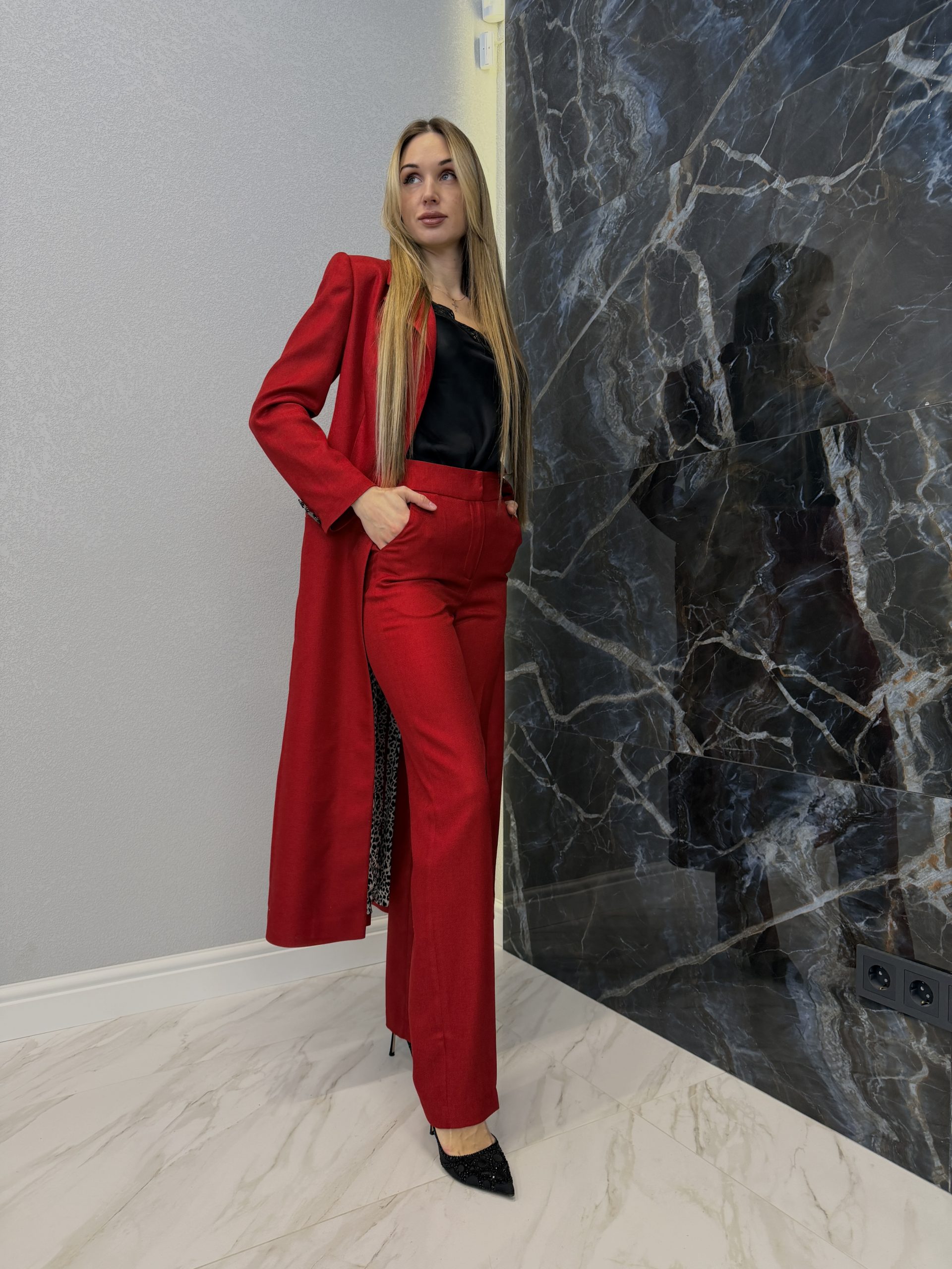 Костюм красный