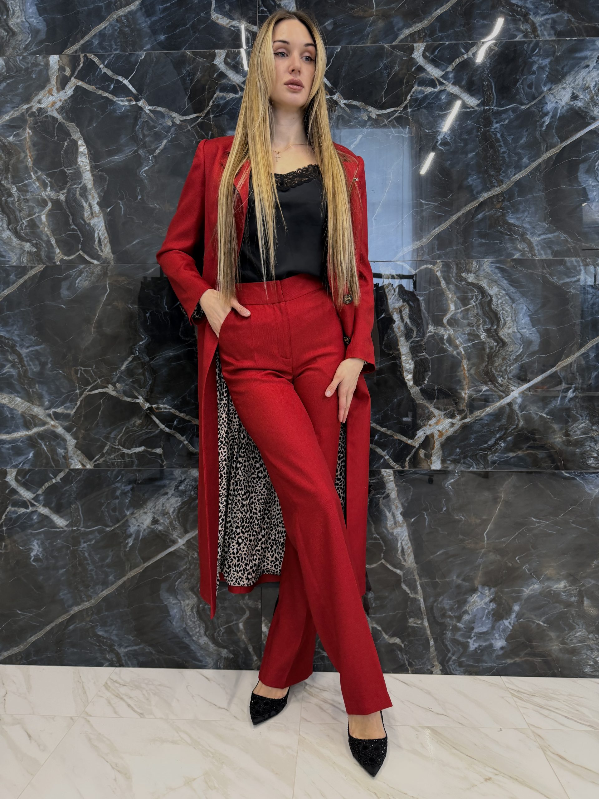 Костюм красный
