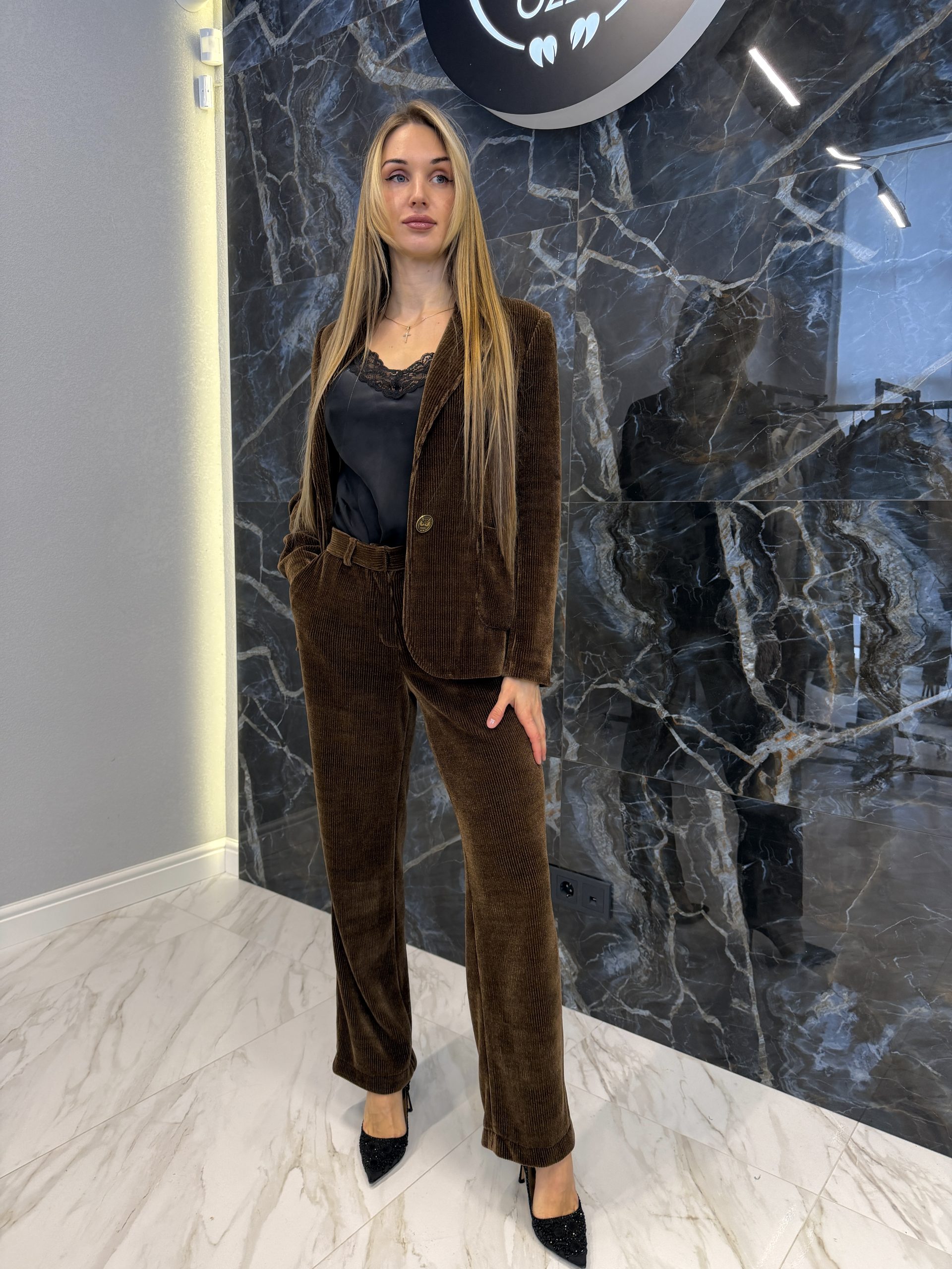 Костюм вельветовый