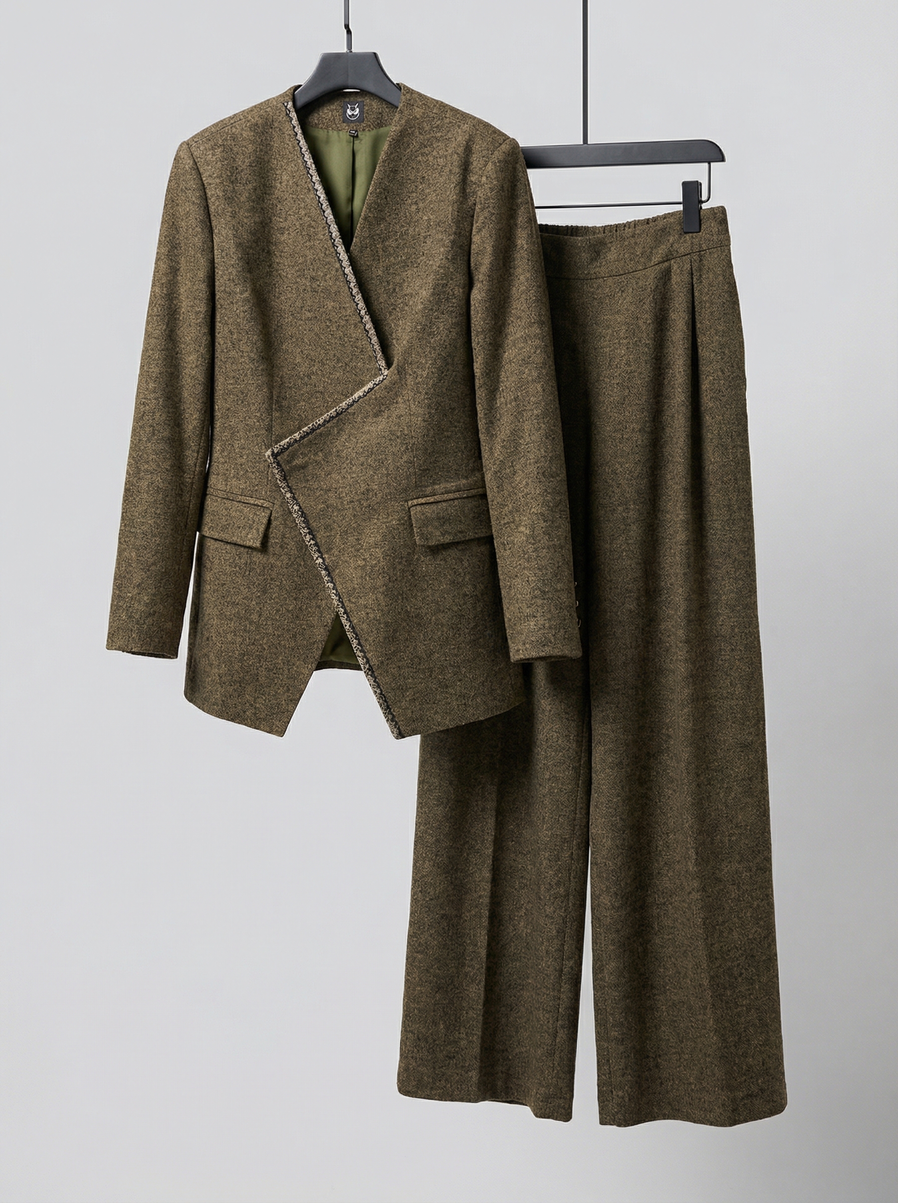 Брючный костюм