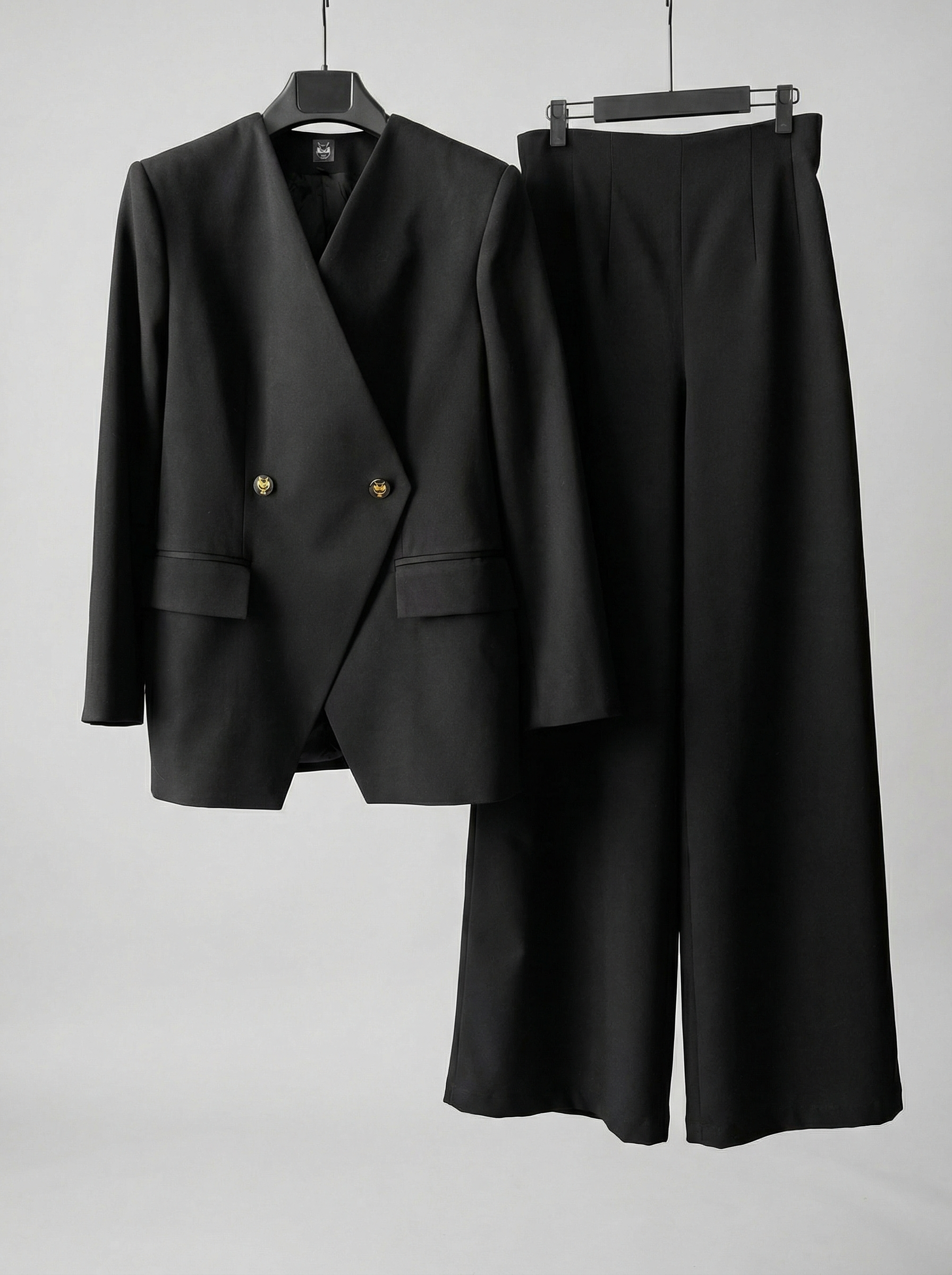 Костюм брючный